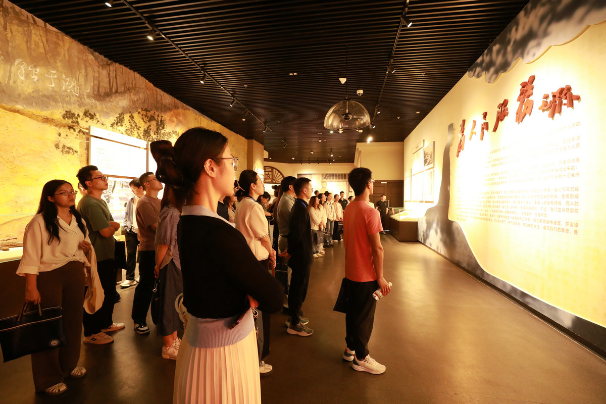 �ۺ���������һ�����ӡ�|ʡֱ���ţ���λ���·�չ��Աʾ����ѵ�࿪��