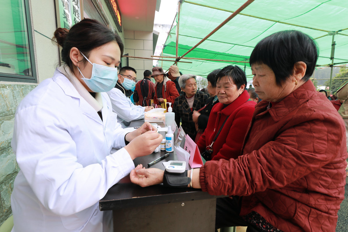 ��ů���� ��¤��˼�·������˶�Ԫ�����ػ������Ҹ�����